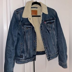 Levi’s Jean Jacket Sherpa Lined